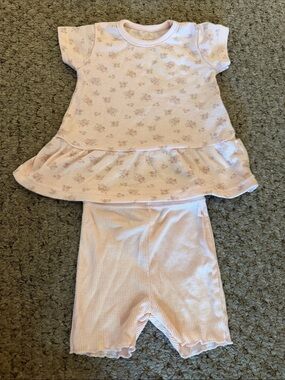 Shabby Chic - 9-12 months - Light Pink Floral Ruffle Top & Ribbed Shorts